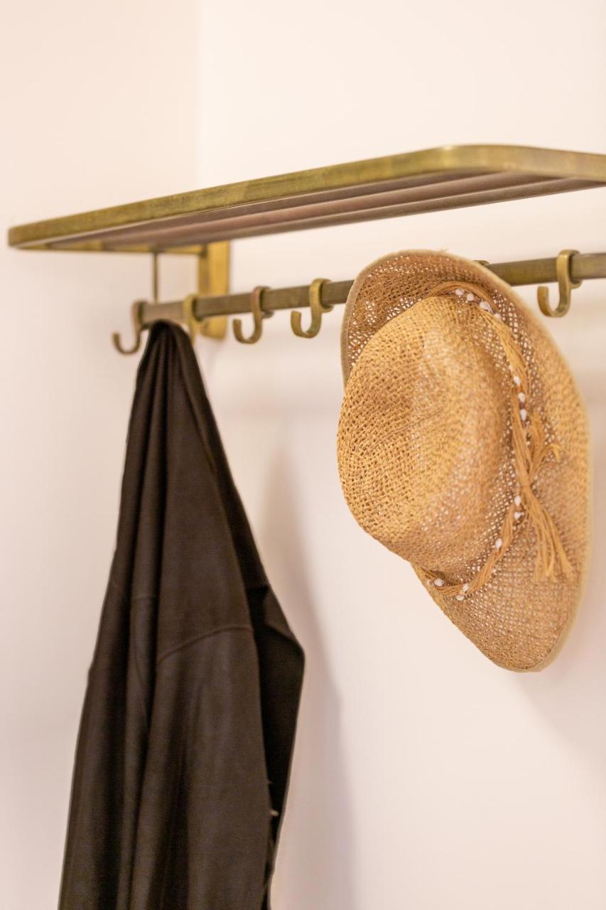 Hidesign Athens Apollon Luxury Apt In Plaka Acropolis Esterno foto